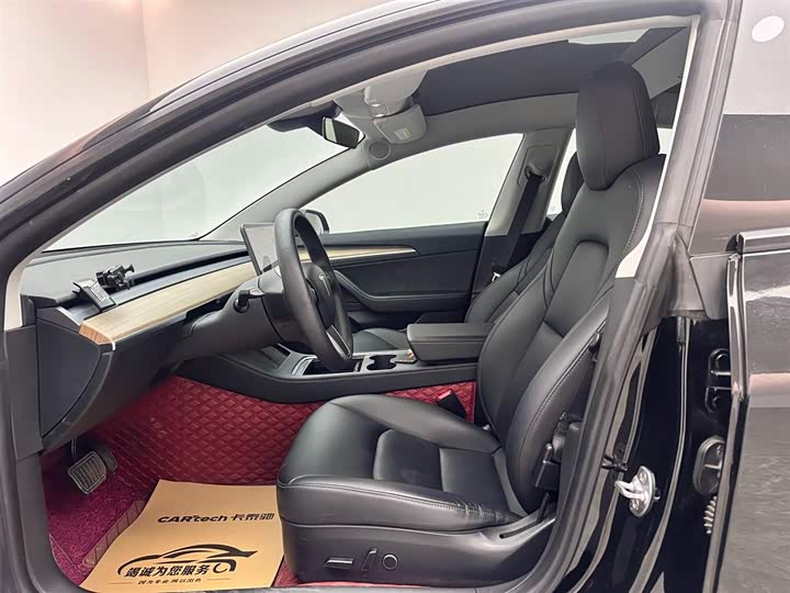 Фото 8 - Tesla Model 3