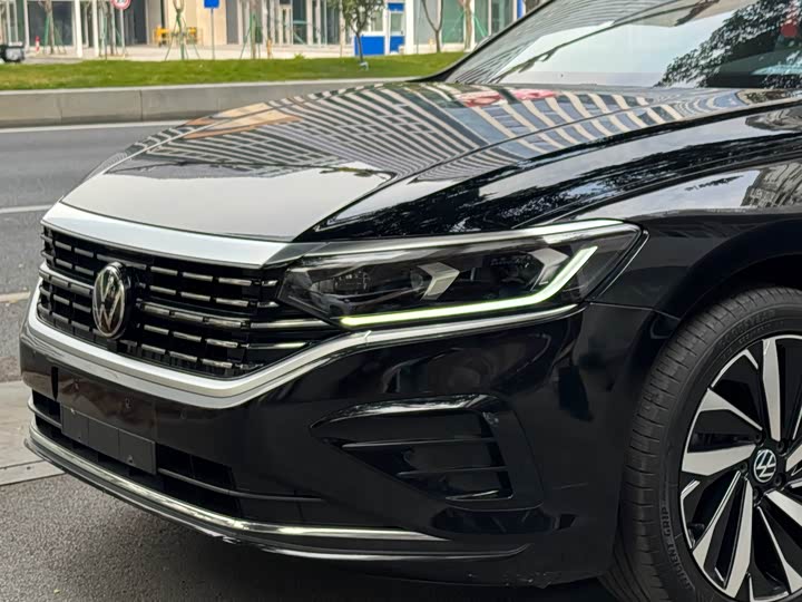 Фото 2 - Volkswagen Passat