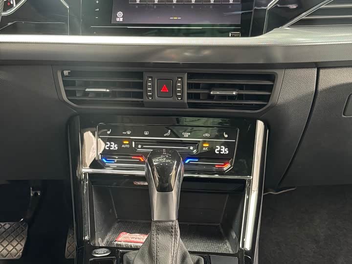 Фото 9 - Volkswagen Passat