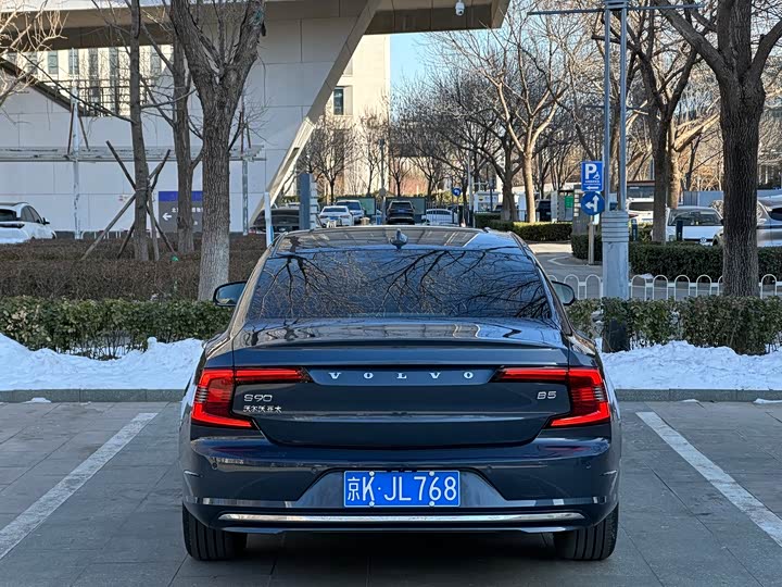 Фото 4 - Volvo S90