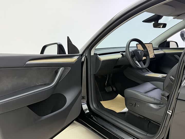 Фото 6 - Tesla Model Y