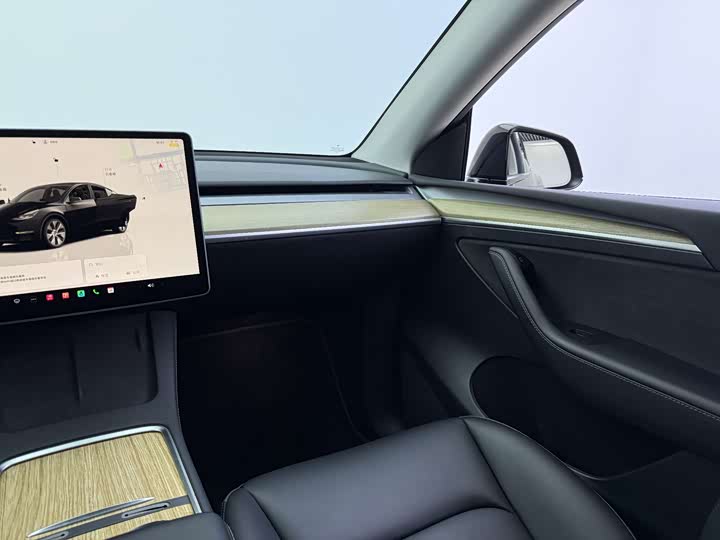 Фото 9 - Tesla Model Y