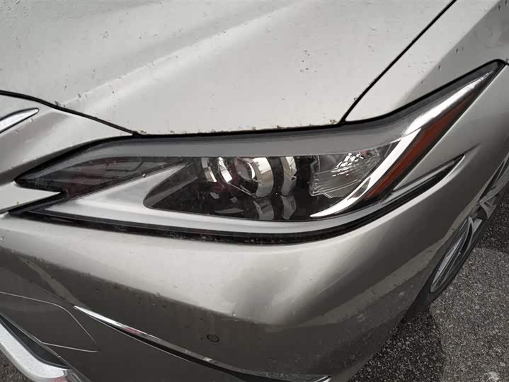 Фото 5 - Lexus ES