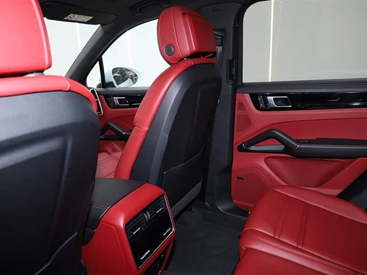 Фото 9 - Porsche Cayenne Hybrid