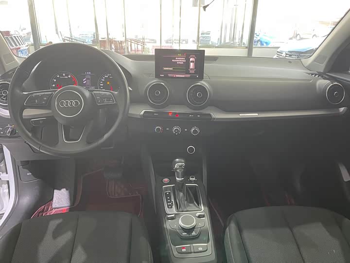 Фото 6 - Audi Q2L