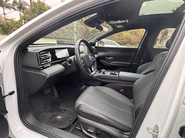 Фото 8 - BYD Qin L