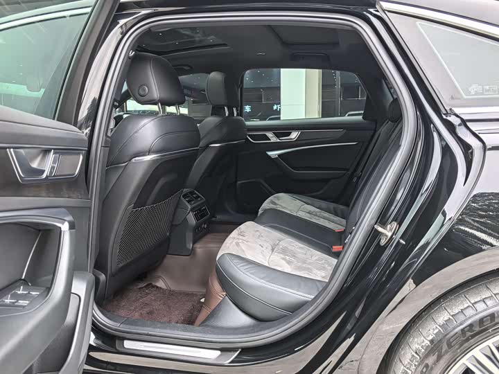 Фото 5 - Audi A6L