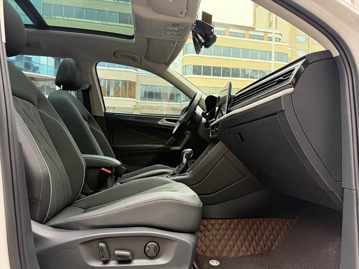 Фото 5 - Volkswagen Tiguan L Pro