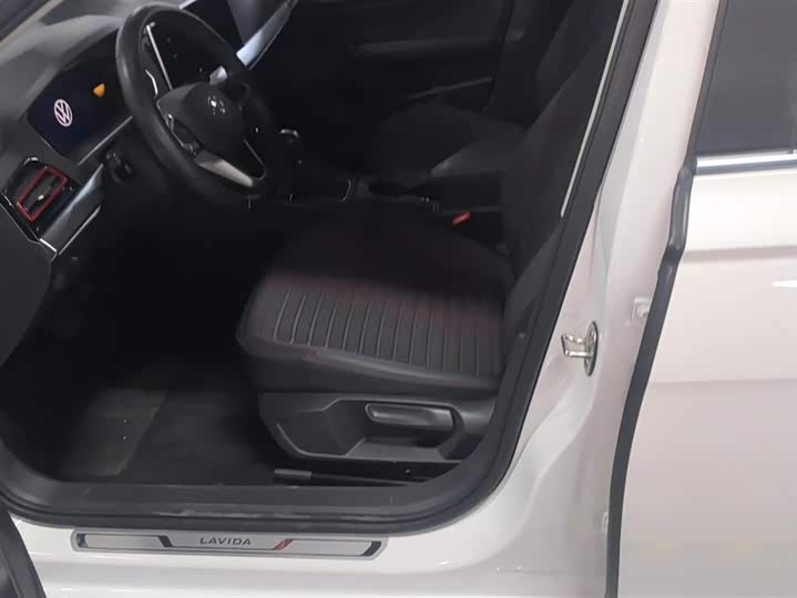 Фото 9 - Volkswagen Lavida