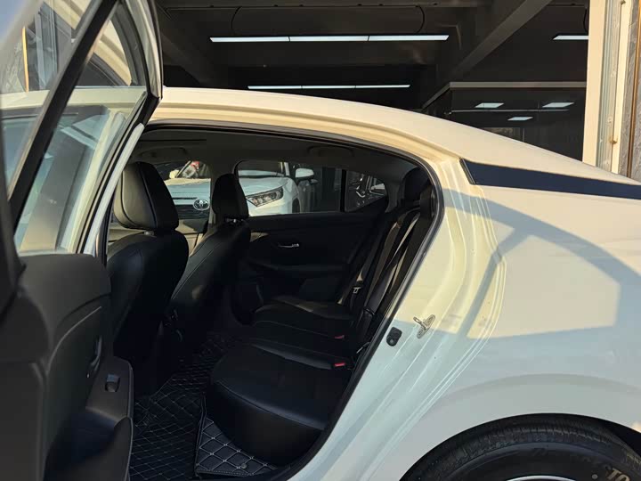 Фото 6 - Nissan Sylphy