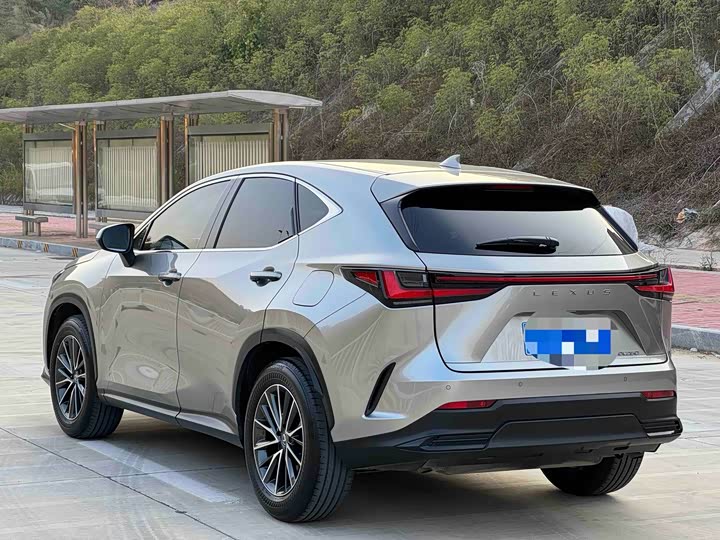 Фото 9 - Lexus NX