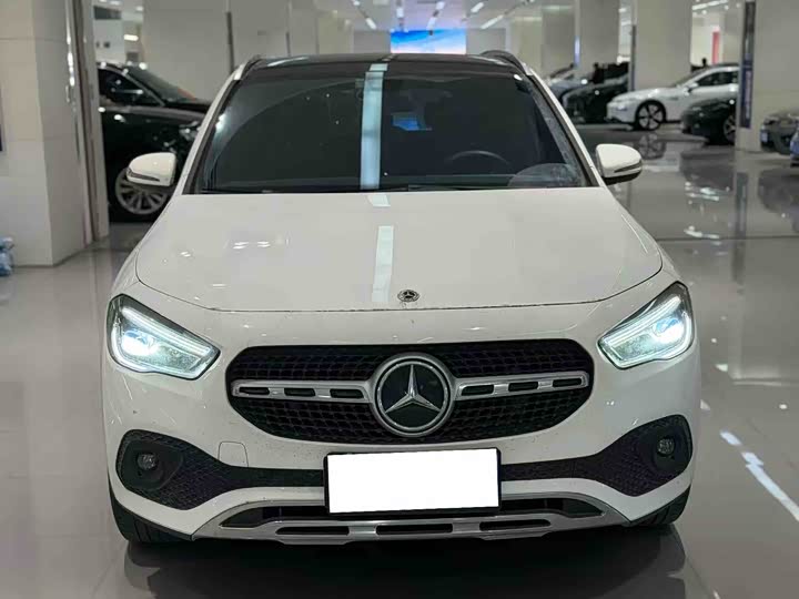 Фото 2 - Mercedes-Benz GLA-Class