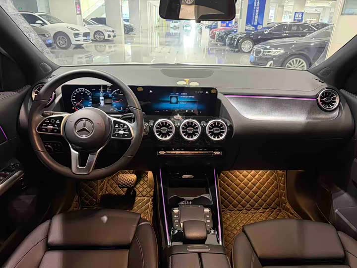 Фото 4 - Mercedes-Benz GLA-Class