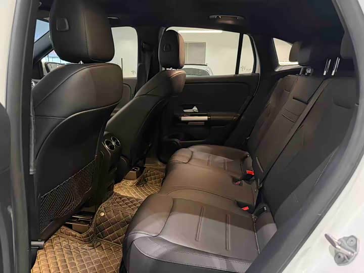 Фото 7 - Mercedes-Benz GLA-Class