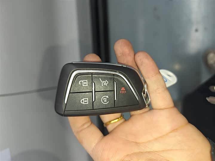 Фото 9 - Cadillac XT4