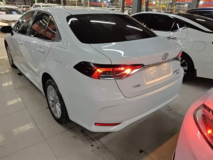 Фото 5 - Toyota Corolla