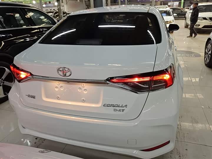 Фото 6 - Toyota Corolla