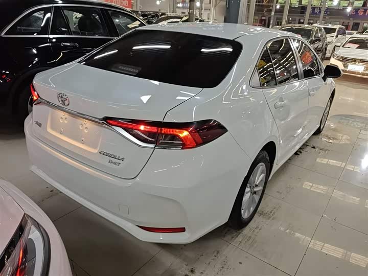 Фото 7 - Toyota Corolla