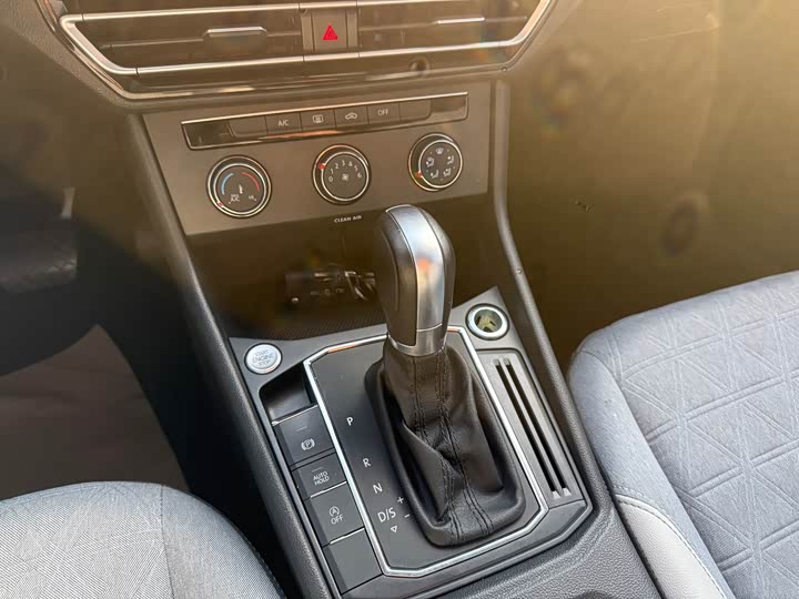 Фото 7 - Volkswagen Lavida