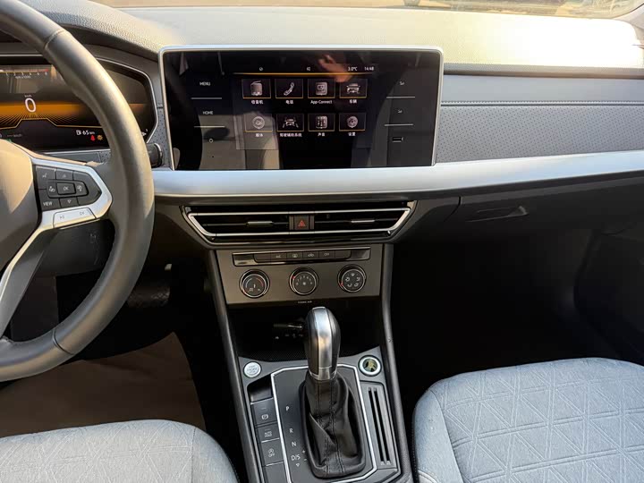 Фото 8 - Volkswagen Lavida