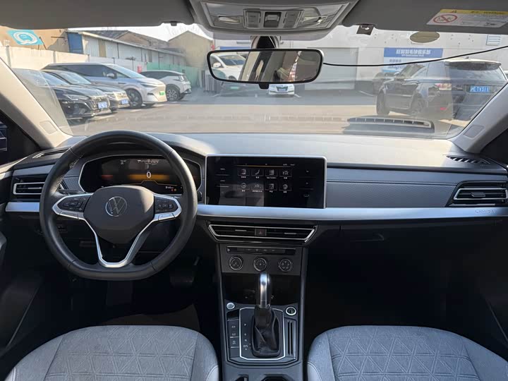 Фото 9 - Volkswagen Lavida