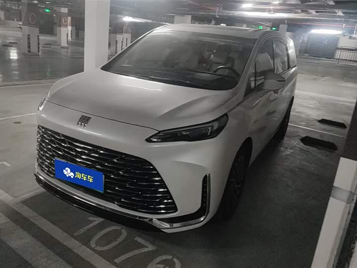 Фото 1 - Buick GL8 Hybrid