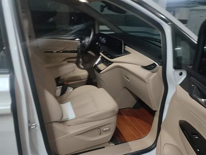 Фото 8 - Buick GL8 Hybrid