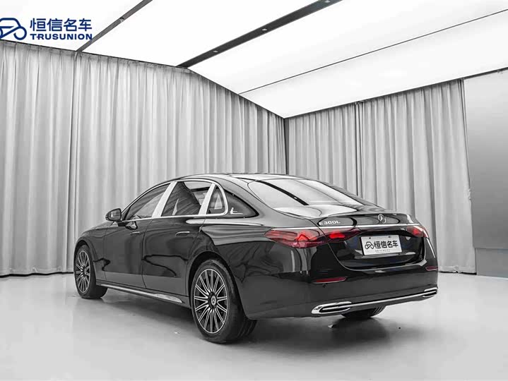 Фото 7 - Mercedes-Benz E-Class