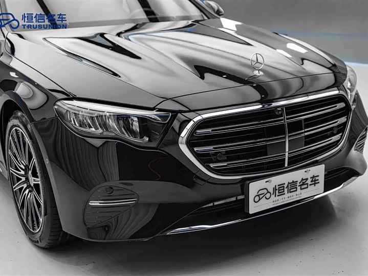 Фото 9 - Mercedes-Benz E-Class