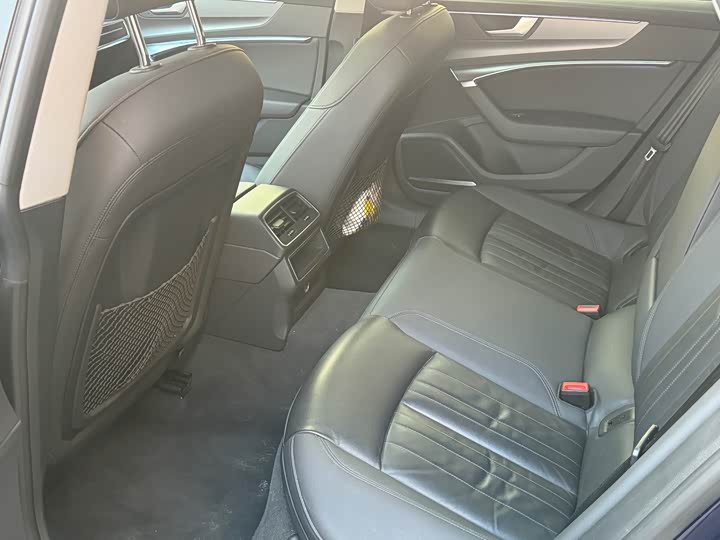 Фото 8 - Audi A7