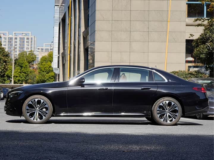 Фото 3 - Mercedes-Benz E-Class Hybrid