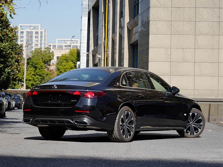 Фото 4 - Mercedes-Benz E-Class Hybrid