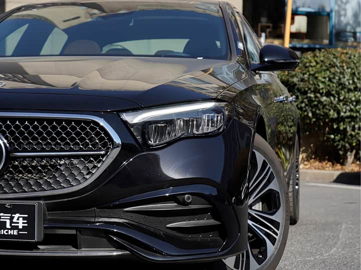 Фото 7 - Mercedes-Benz E-Class Hybrid