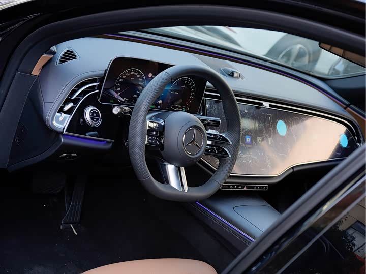 Фото 8 - Mercedes-Benz E-Class Hybrid