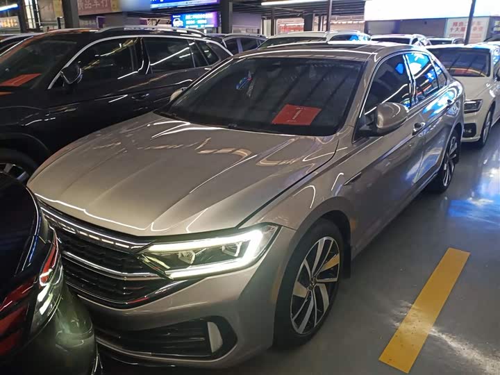 Фото 1 - Volkswagen Sagitar L