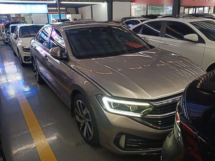 Фото 4 - Volkswagen Sagitar L