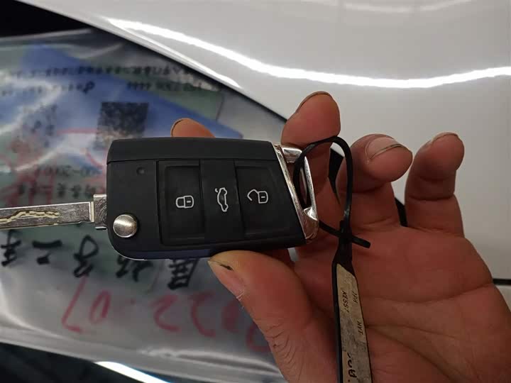 Фото 9 - Volkswagen Sagitar L