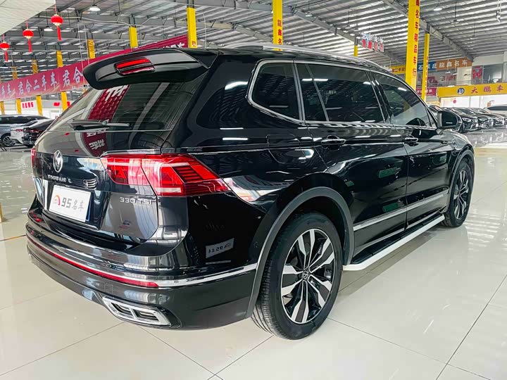 Фото 4 - Volkswagen Tiguan L Pro