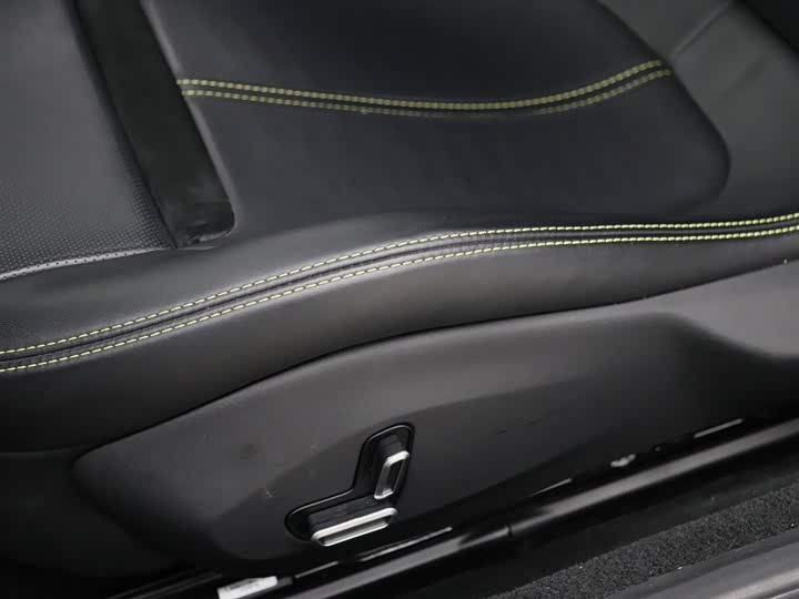 Фото 4 - Ferrari Roma