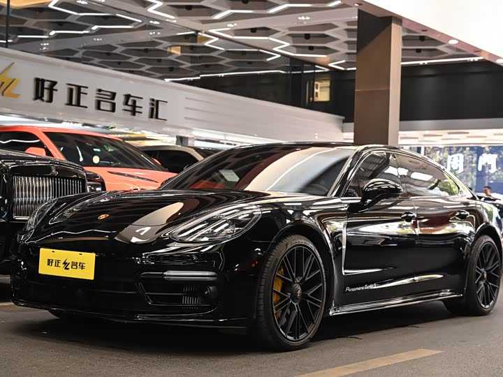 Фото 1 - Porsche Panamera