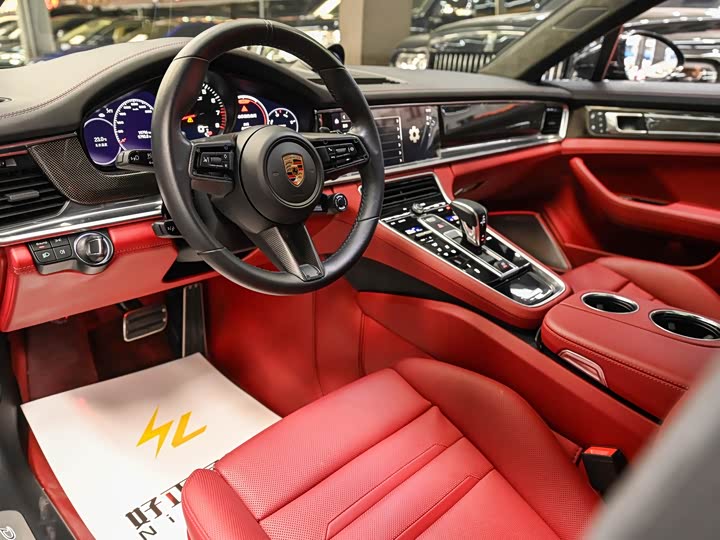 Фото 5 - Porsche Panamera