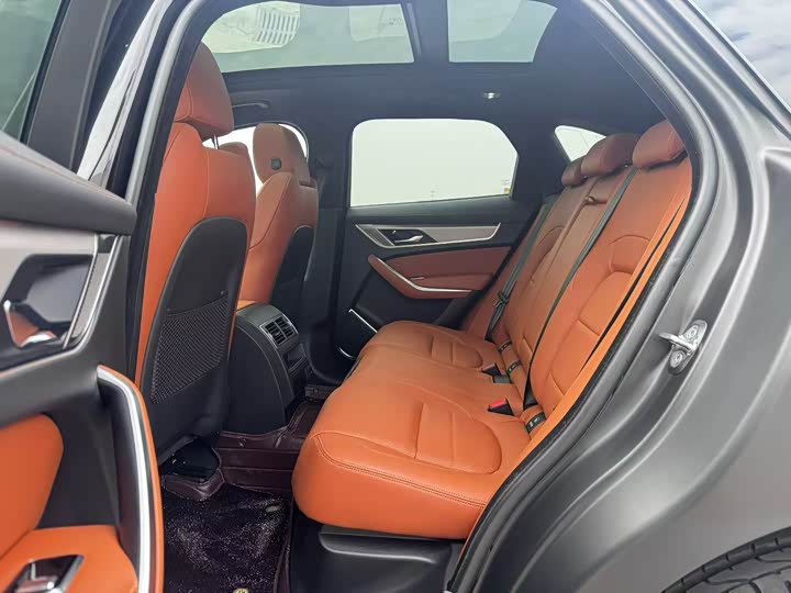 Фото 3 - Jaguar F-Pace