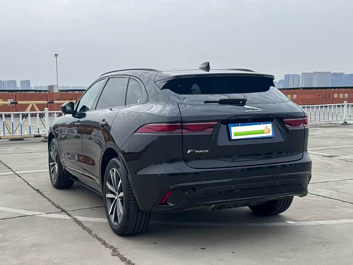 Фото 4 - Jaguar F-Pace