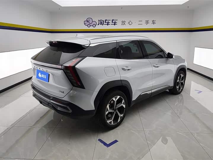 Фото 3 - Geely Atlas L