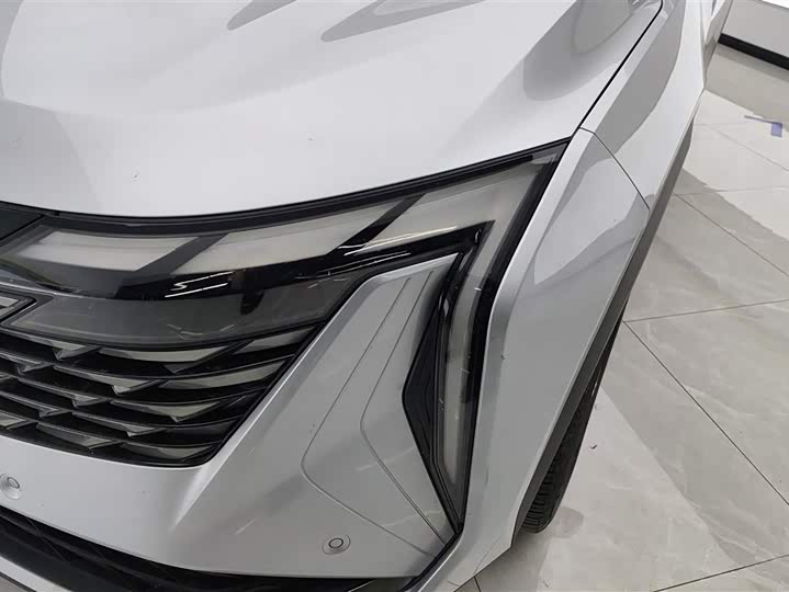 Фото 5 - Geely Atlas L