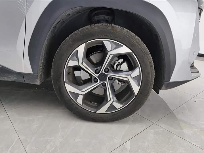 Фото 6 - Geely Atlas L