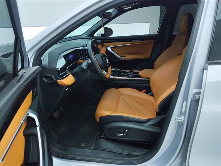 Фото 9 - Geely Atlas L