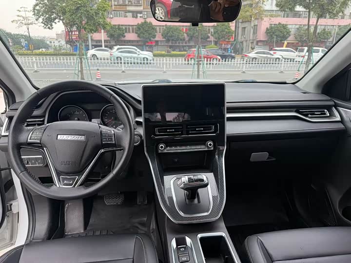Фото 6 - Haval M6