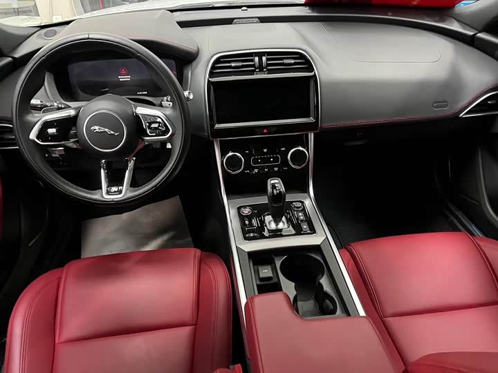 Фото 5 - Jaguar XE L