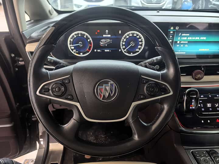 Фото 6 - Buick GL8 ES